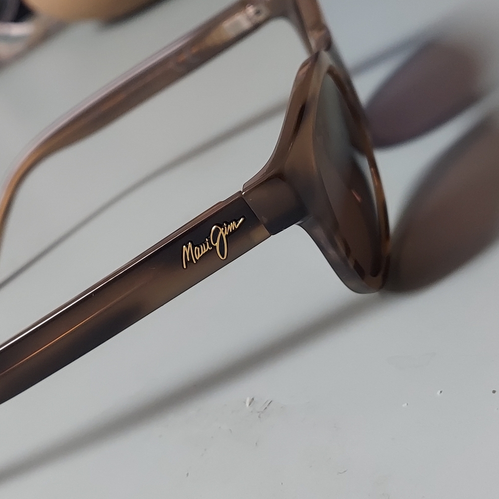 Maui Jim Glasses - Picture 5 of 7